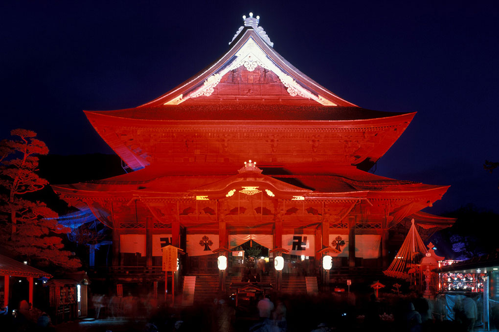 Nagano Toumyou Festival - Zenkoji Temple Olympic Colors Light-up, Nagano